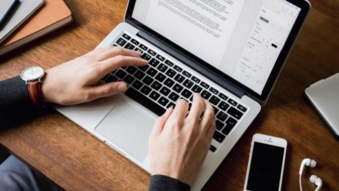 Certificaciones y reconocimientos en educación financiera familiar